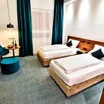 Zeit 4* Lenzing