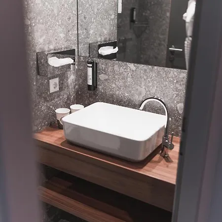 Hotell Zeit 4*